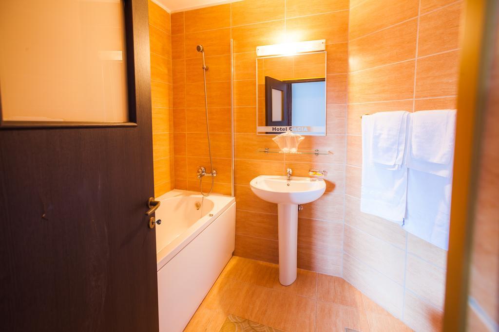 Dacia Hotel Baile Herculane Ngoại thất bức ảnh
